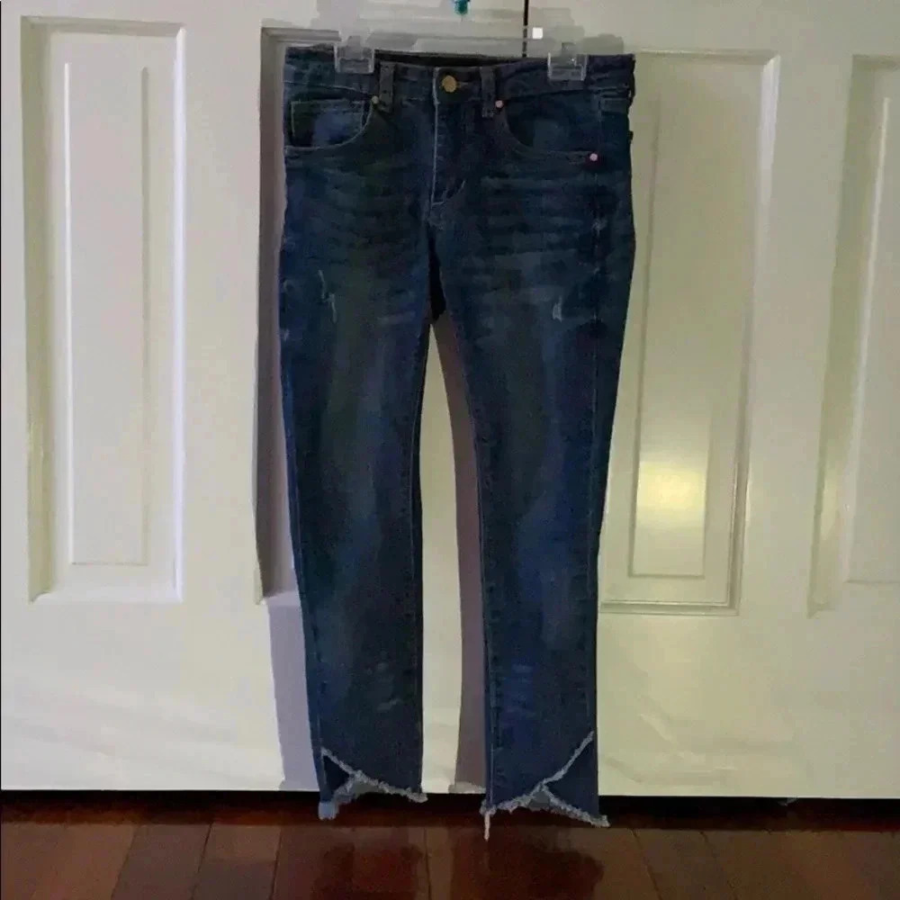 Cut Jeans for Girls 🖤